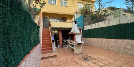 Casa pareada en Abrera